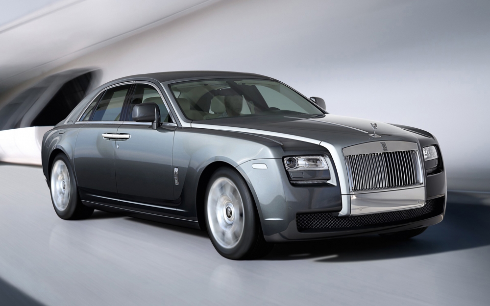 Впервые Rolls-Royce отозвал машину