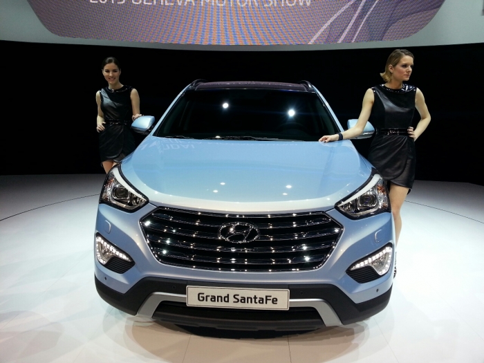 Hyundai Grand Santa Fe добрался до России