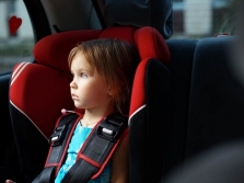Детей нельзя оставлять одних в машине