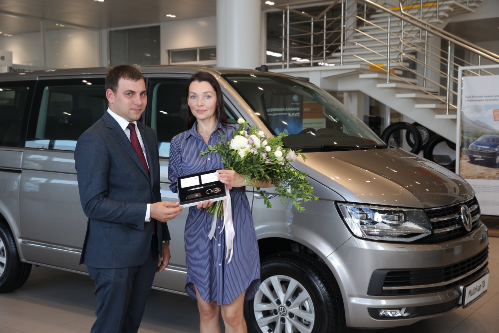 Российская актриса Наталья Антонова стала обладателем автомобиля Volkswagen Multivan