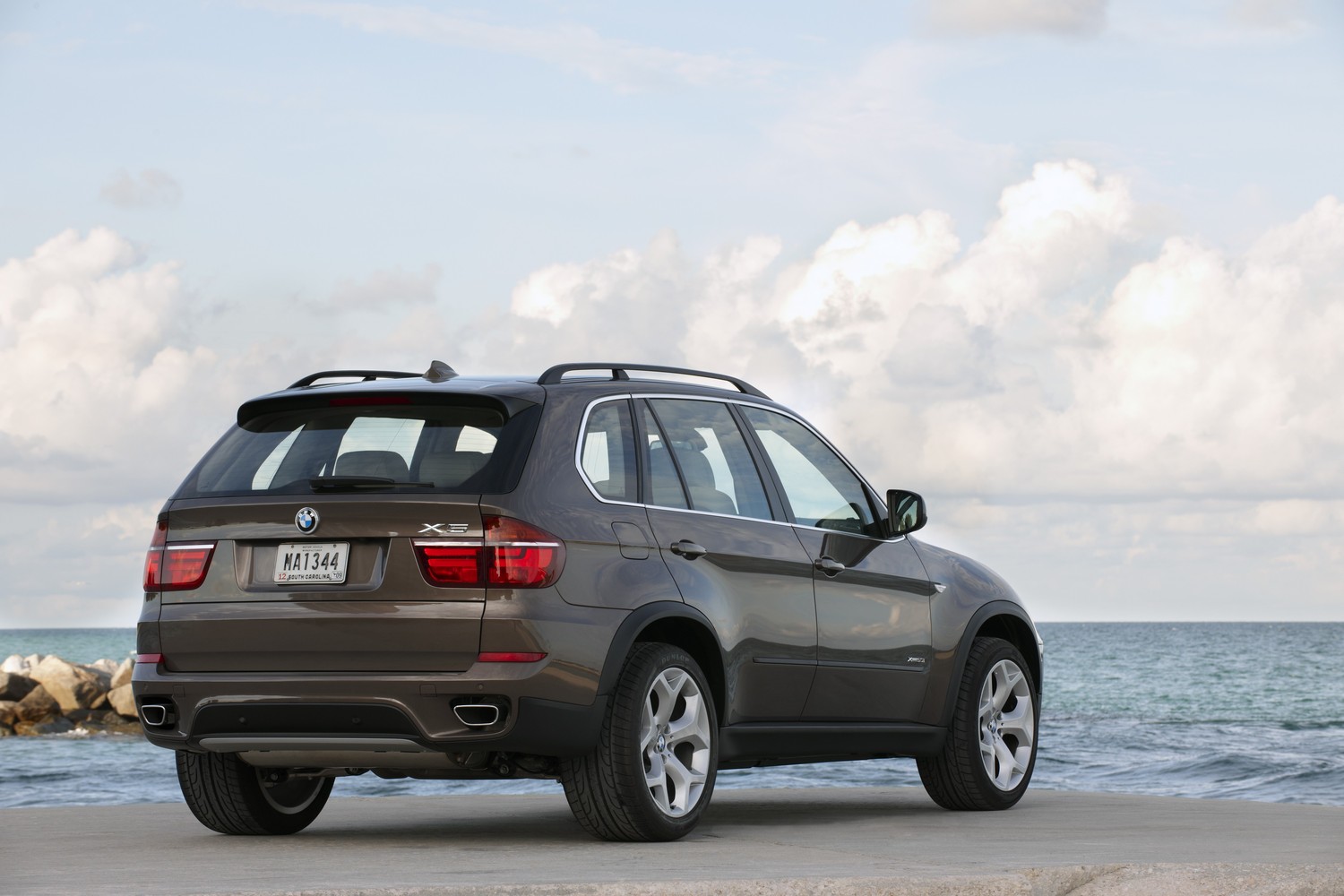 Bmw x5 e70 рестайлинг фото